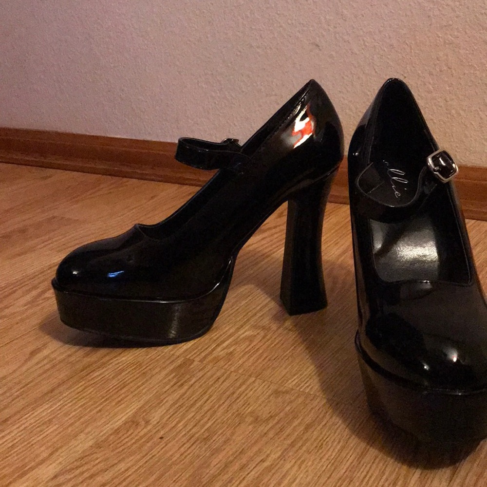 Chunky Heel Mary Janes